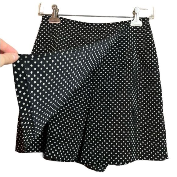 3 for $20! Zigzag black & white patterned skort - Picture 2 of 8